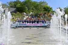 예산군, 예산황새공원 인공폭포 및 바닥분수 본격 가동!