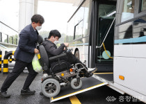 충주 도내 최초 수소버스충전소 준공…내달 수소저상버스 운행