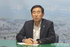 조길형 충주시장 의료 개선은 시설보다 의사 문제
