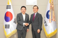 박상돈 천안시장 종축장 국가산업단지 선정 위해 기재부·국토부 전격 방문  