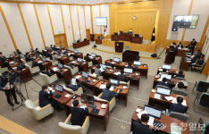 충주소망화물(주) | 충주시의회, 화물차차고지 공공위탁 개정안 일단 승인