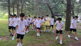 보은군, 전지훈련 중인 육상 선수들 속리산 환경정화 활동 나서