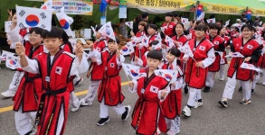 청원생명축제 북적북적…재미 얻고 건강도 챙기고