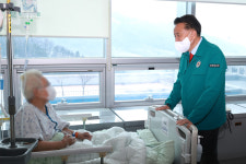 김영환 충북도지사 의대 정원 300명, 지역의료 붕괴 막는 최후 보루