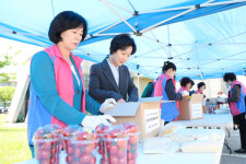 충남도, 9일 한국생활개선충남도연합회와 이웃사랑 꾸러미 나눔행사