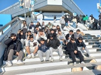 예산 삽교중, 배구 자율동아리 학생들 유관순체육관에서 배구 경기 관람