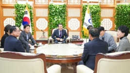 충남교육청, 엔에이치(NH)농협은행으로부터 환경사랑 동행기업 기탁금 전달받아