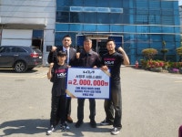 기아오토큐 서청주점, 김재호·박민호에 후원금 200만원 전달