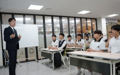 조성태 충북도의원, 충주 중앙탑고 '찾아가는 의회교실'