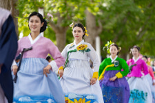 아산 은행나무길 장애 예술 한복 패션쇼 성료