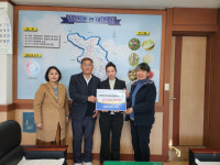 대현파머스법인 | 농업회사법인 파머스, 장연면에 이웃돕기 성금 100만원 기탁