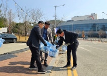 천안시 동남구 봄맞이 천안종합휴양관광지 대청소 나서