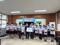 두원에프앤에프(F&F) | "뿌리 내린 나무처럼"… 두원이에프씨 박용섭 회장, 20년째 모교 합덕중 사랑 실천