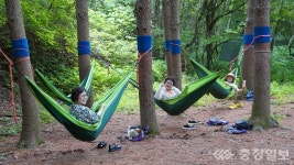 숲길과 웃음으로 채운 어르신들의 청춘 여행…활기찬 일상 지원