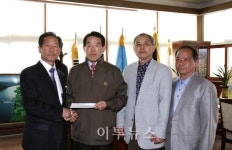합천호농협, 군에 교육발전기금 500만원 기탁