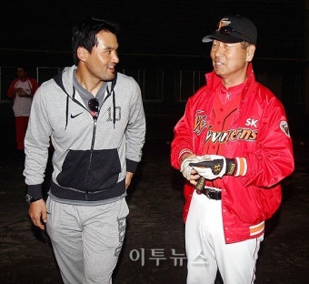 [프로야구] '코리안특급' 박찬호 SK 전훈장 깜짝 방문