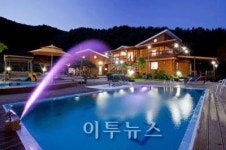 [여행] 계곡과 산, 수영장 갖춘 양평 아라비카펜션