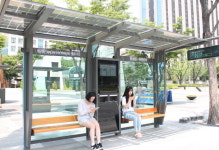 버스정류장이 미니 태양광발전소로 변신