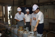 박기동 가스안전公 사장, 충북 용기재검기관 현장점검