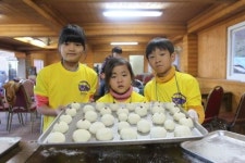 경기 포천 지동산촌마을에서 펼쳐진 25번째 해피버스데이