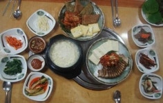 아침고요수목원 빛축제 기간에 꼭 들려야 할 가평근처맛집 언덕마루 잣두부집
