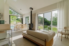  온숲에서 펼쳐지는 현대미술의 실험, 하나갤러리의 달걀을 찾습니다 전시 개최