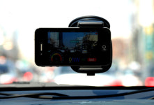 “스마트폰이 차량용 블랙박스로 변신한다”