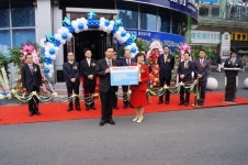 신한銀, 상하이 홍천로점 개점과 함께 장학금 전달