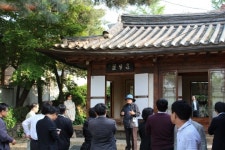 국적불명 개발 안돼..성북동은 최대한 보존하며 개발