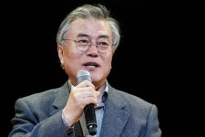 새누리 文, 차기 대권 운운할 만큼 한가한가