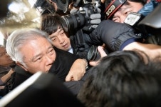 현재현 동양회장 3번째 검찰 출석..사법처리 임박(종합)