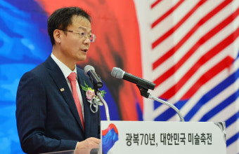 검찰, 백복인 사장 '배임수재 혐의' 구속영장 청구