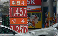 내릴 땐 찔끔 올릴 땐 팍팍? 억울한 정유사들