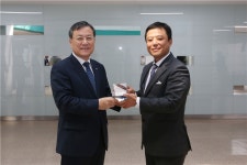 뉴딘콘텐츠, 카이스트에 스트라이크존 시스템 기증