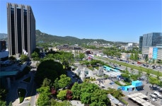 첫발 뗀 '광화문 대통령 시대'…정책 제안 직접 받는다
