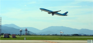 김해공항 시간당 이착륙 횟수 주당 195회 늘린다
