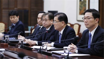 문 대통령-김정은, 4월말 판문점서 남북정상회담 개최