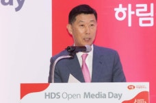 김홍국 하림그룹 회장, 하림식품 대표이사서 물러나