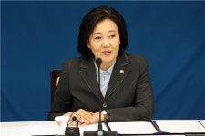 박영선 장관, 이번엔 수출위기 구미 방문…중기 현장 목소리 청취