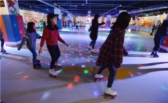 실내 롤러스케이트장, 안전관리 엉망… “13세 이하 가장 취약”