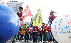 내년 외국인력 5.6만명 도입…주52시간 안착 지원