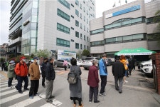 경기도 재난기본소득 현장신청 첫날 43만명 몰려