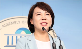 문 대통령, 신임 국민권익위원장에 전현희 전 의원 내정