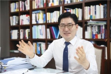 (인터뷰)이정훈 강동구청장 세 개의 심장 프로젝트 막바지 향해 달린다