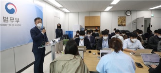 법무부, '김봉현 술 접대' 검사 3명 징계 청구 요청(상보)