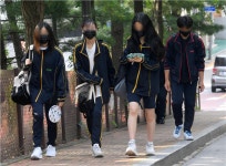 2학기부터 거리두기 2단계서 전면 등교