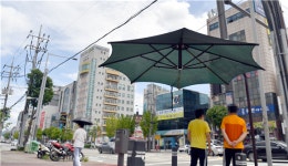 목요일, 폭염·열대야 지속…전국 곳곳에 소나기