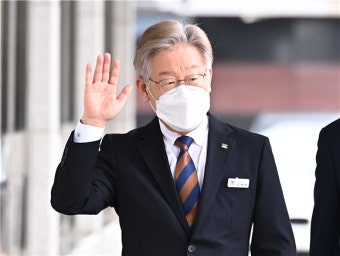 이재명, 민주주의 9부 능선 발언으로 정치권 갈등 조장