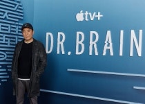 (인터뷰)‘닥터 브레인’ 김지운 감독 “처음에는 영화로 제작하려 했다”