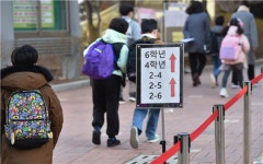 신학기 특수 효과…가방·양말 더 팔렸다